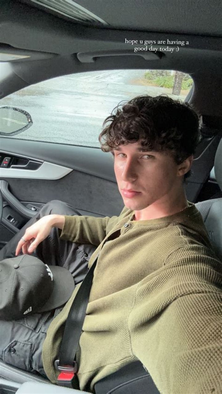 Hunter Rowland - Bio, Age, height, weight, Wiki, Facts and Family